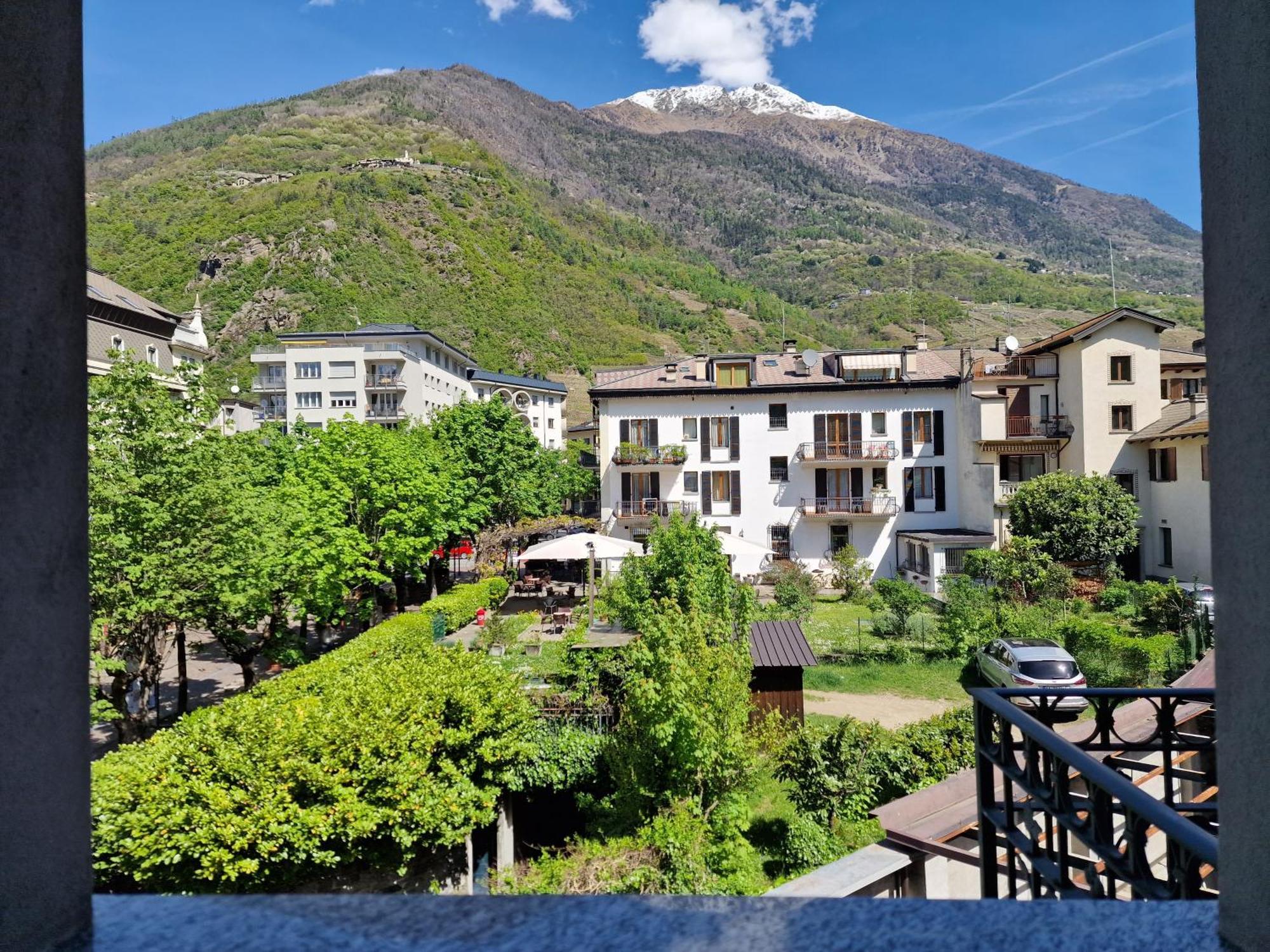 Bernina Station Center Apartment - Tirano Extérieur photo