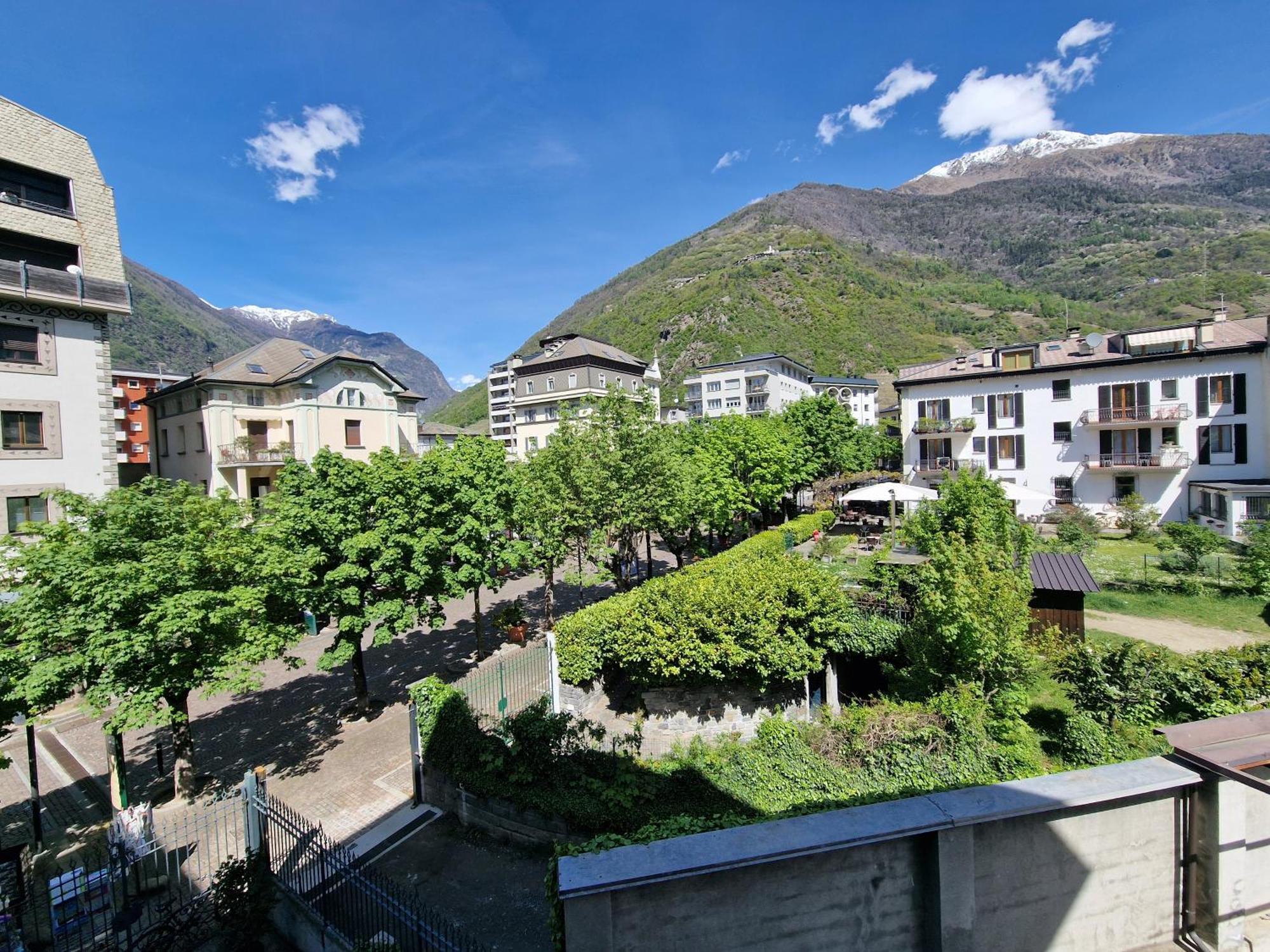 Bernina Station Center Apartment - Tirano Extérieur photo