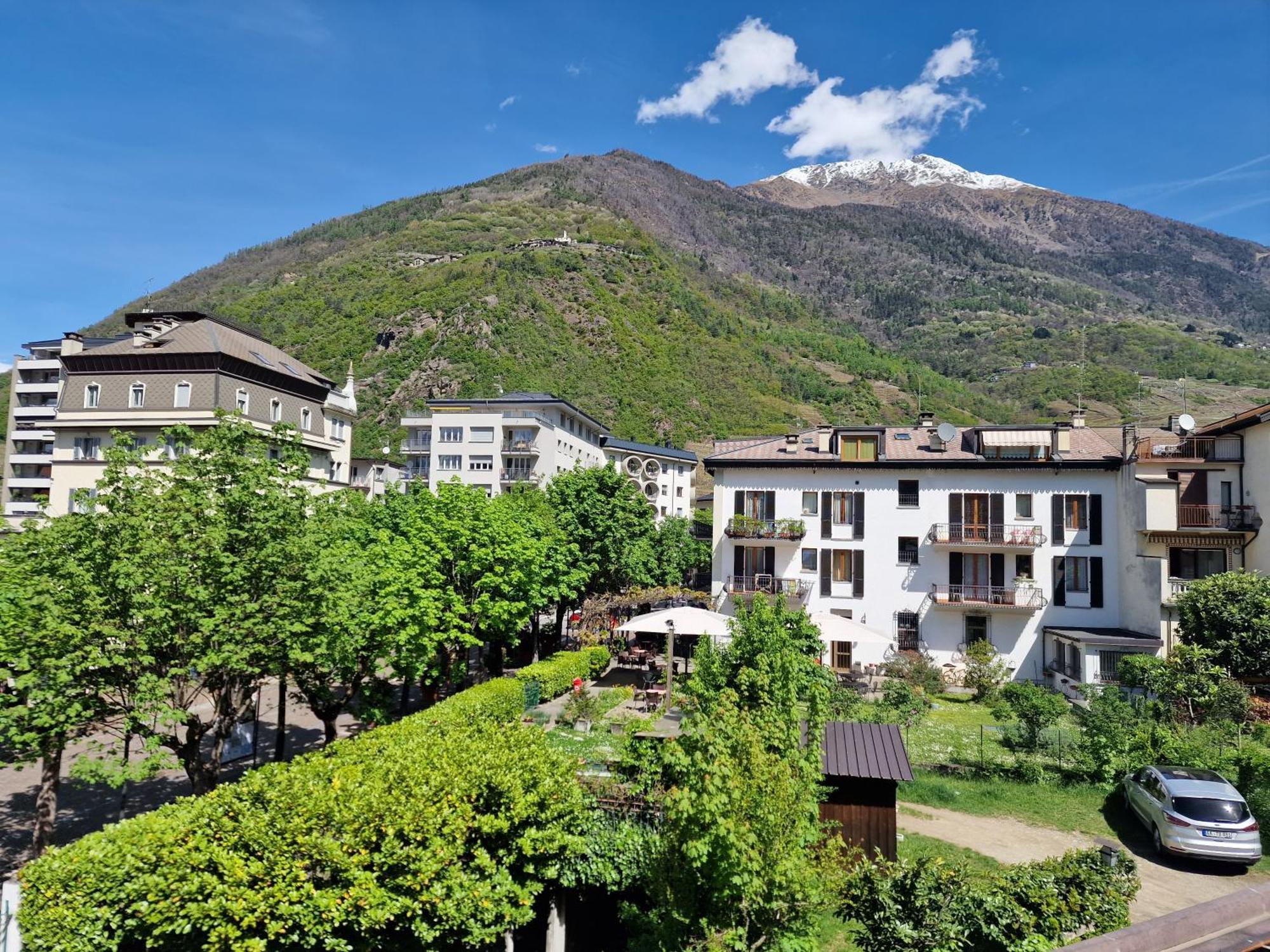 Bernina Station Center Apartment - Tirano Extérieur photo